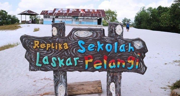 Replika SD Muhammadiyah Laskar Pelangi | Labiru Tour