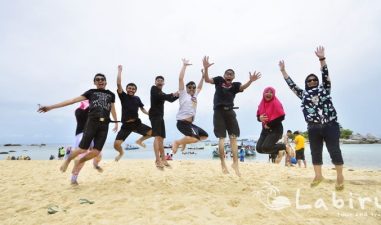Review Pantai Tanjung Tinggi Belitung – Daya Tarik