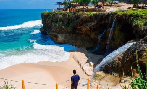 wisata pantai di pacitan