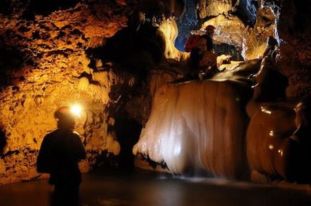 destinasi wisata di kabupaten pacitan