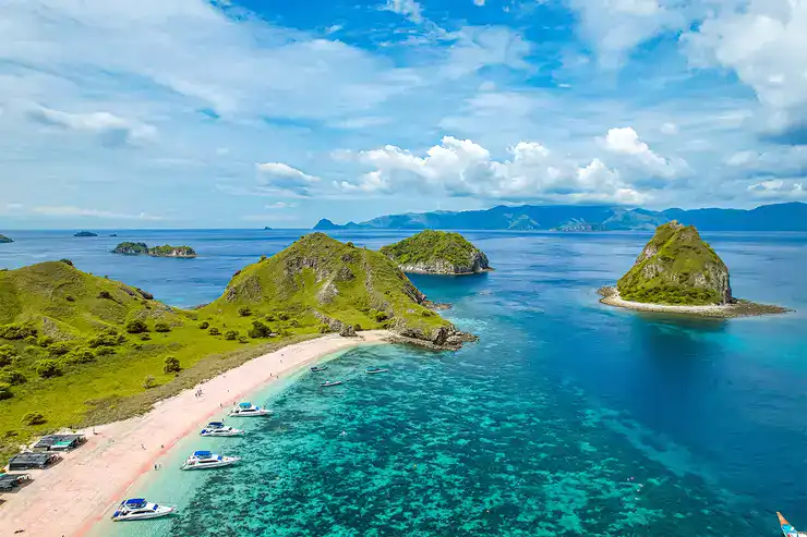 7 Rekomendasi Tempat Reward Trip Labuan Bajo untuk Karyawan